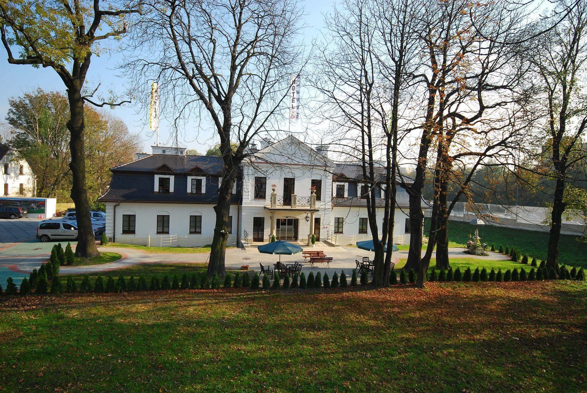 Hotel Dwor Kosciuszko Krakow Exterior photo The manor house of the former estate