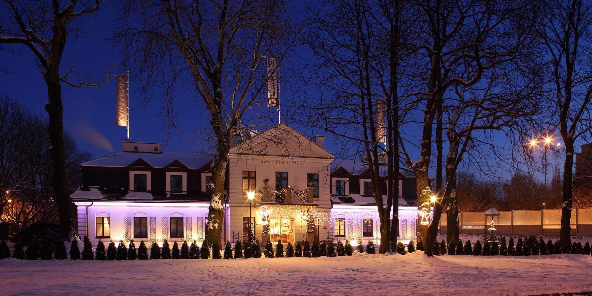 Hotel Dwor Kosciuszko Krakow Exterior photo The main building of the hotel