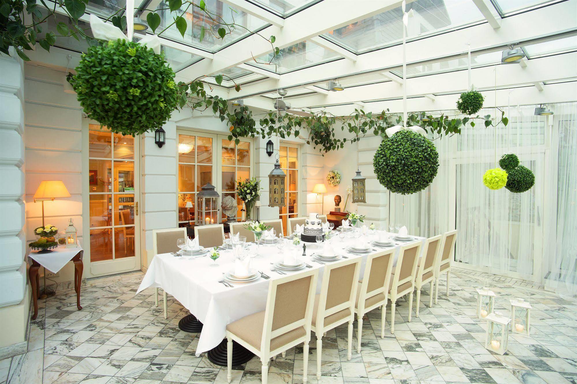Hotel Dwor Kosciuszko Krakow Exterior photo The Orangery