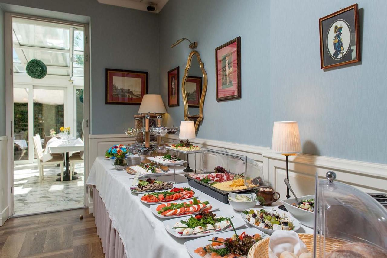 Hotel Dwor Kosciuszko Krakow Exterior photo A buffet at a hotel